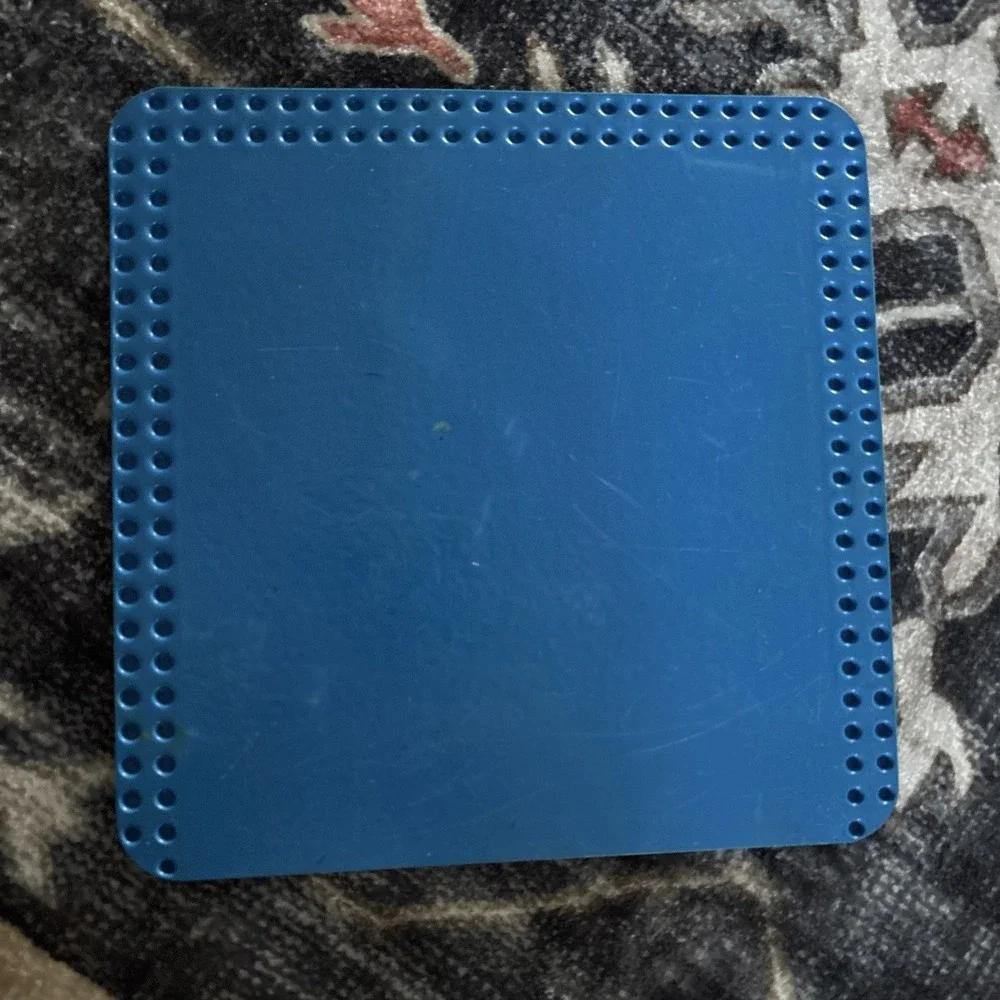 LEGO VINTAGE HOMEMAKER BLUE BASE PLATE STUDS ON EDGES
